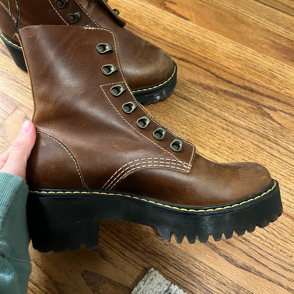 Leona Dr.Martens